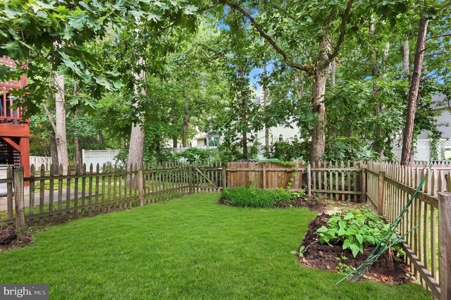8 WAGON WHEEL DR, Sicklerville, NJ 08081