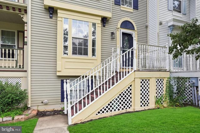 8 WAGON WHEEL DR, Sicklerville, NJ 08081