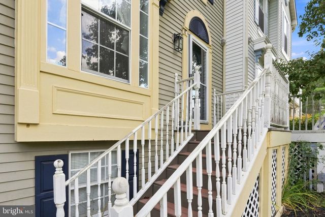 8 WAGON WHEEL DR, Sicklerville, NJ 08081