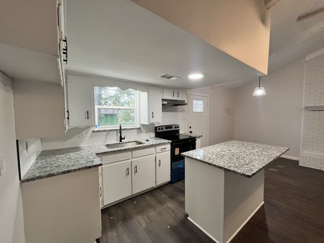 154 Sierra Madre Street, Payne Springs, TX 75156