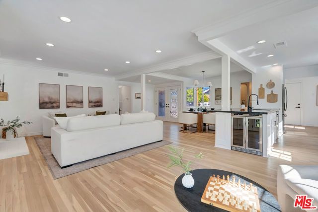 6629 Bobbyboyar Avenue, West Hills (los Angeles), CA 91307