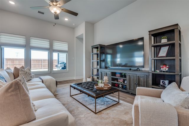 918 Hawthorn Lane, Mansfield, TX 76063