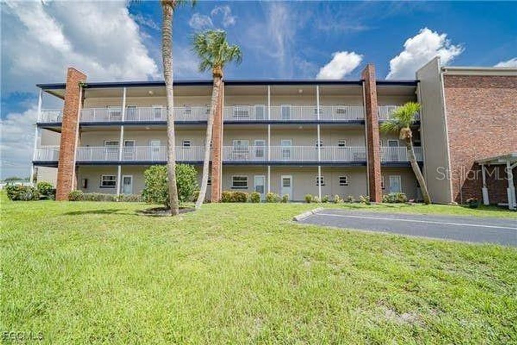 3100 HARBOR BOULEVARD 102, Port Charlotte, FL 33952