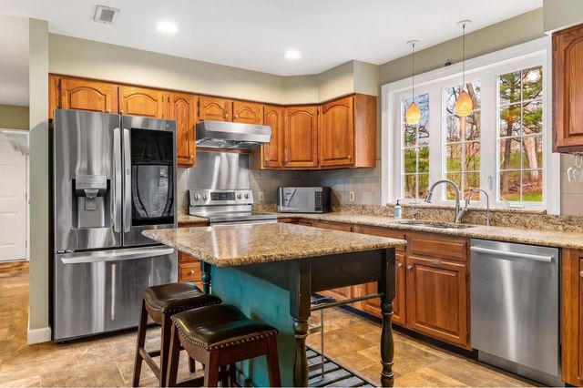 6 Drury Plains Road, Stratham, NH 03885