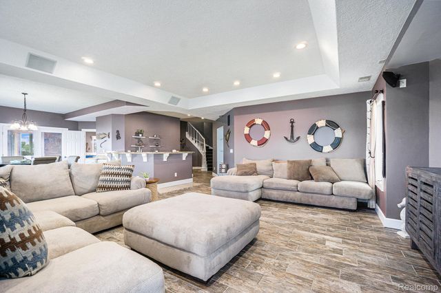 265 Lakeshore Drive, Battle Creek, MI 49015