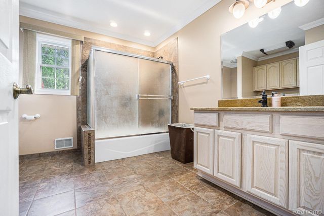 265 Lakeshore Drive, Battle Creek, MI 49015