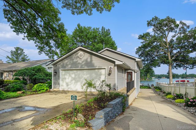 265 Lakeshore Drive, Battle Creek, MI 49015