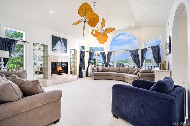 265 Lakeshore Drive, Battle Creek, MI 49015