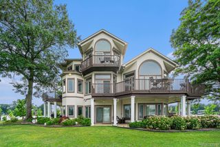 265 Lakeshore Drive, Battle Creek, MI 49015