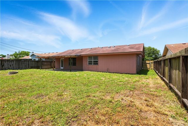 833 Orleans Dr, Corpus Christi, TX 78418