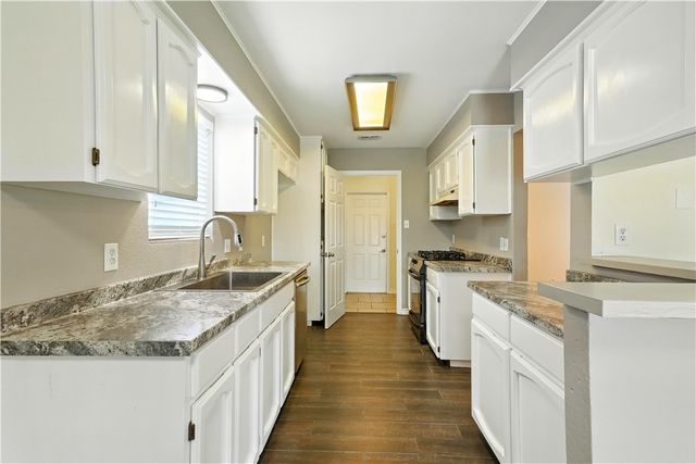 833 Orleans Dr, Corpus Christi, TX 78418