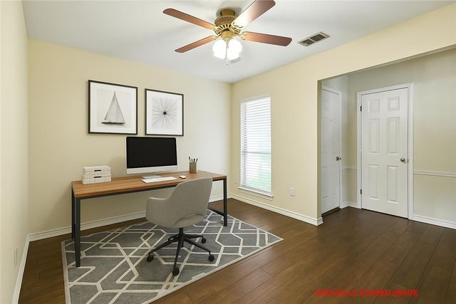 833 Orleans Dr, Corpus Christi, TX 78418