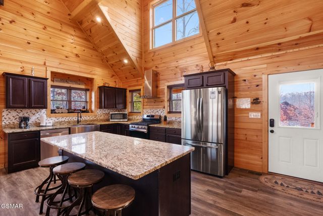 2804 Murray Ridge Road, Sevierville, TN 37876