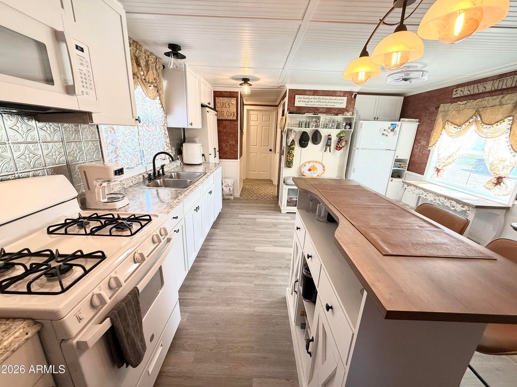 Image 10 of property listing at 1091 N Camino San Rafael Road, Tombstone, AZ 85638