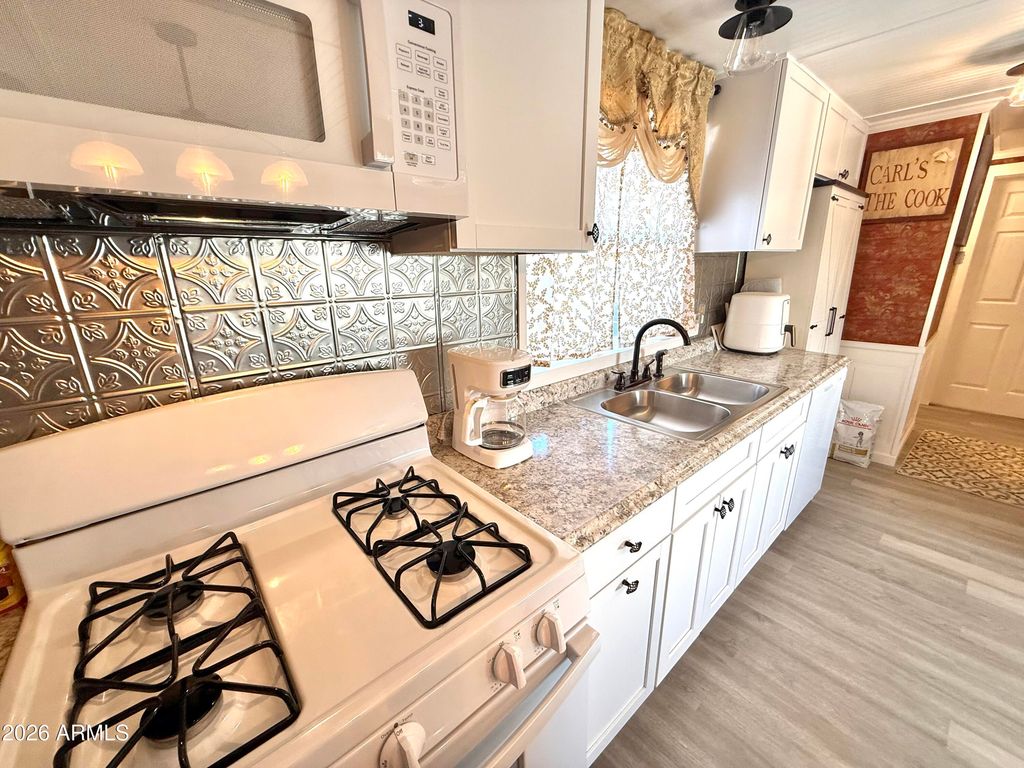 Image 11 of property listing at 1091 N Camino San Rafael Road, Tombstone, AZ 85638