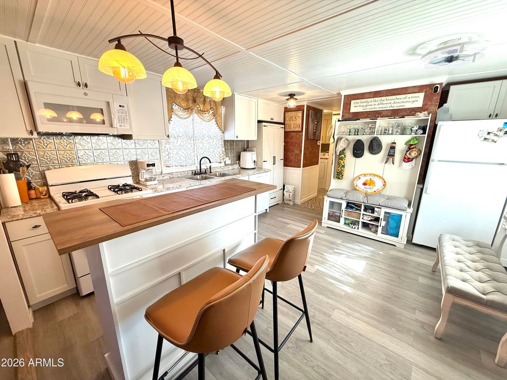 Image 9 of property listing at 1091 N Camino San Rafael Road, Tombstone, AZ 85638