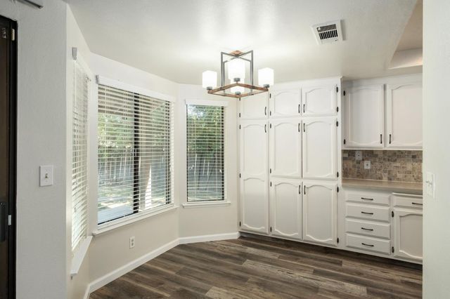 7570 N 6th Street, Fresno, CA 93720