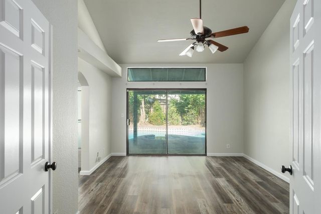 7570 N 6th Street, Fresno, CA 93720