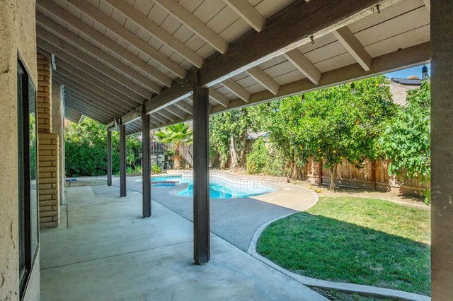 7570 N 6th Street, Fresno, CA 93720
