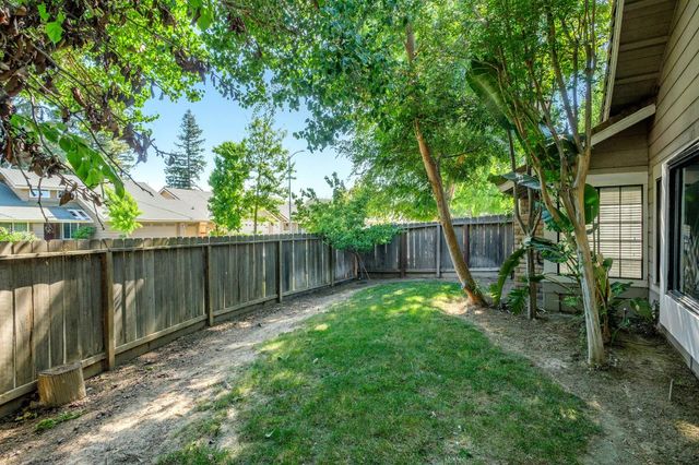 7570 N 6th Street, Fresno, CA 93720
