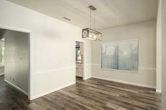 7570 N 6th Street, Fresno, CA 93720