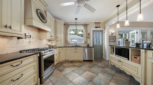 1751 FLOYD STREET, Sarasota, FL 34239