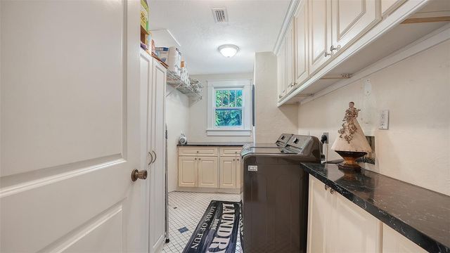 1751 FLOYD STREET, Sarasota, FL 34239