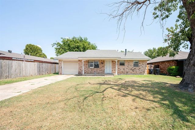 1504 Lawton, Moore, OK 73160