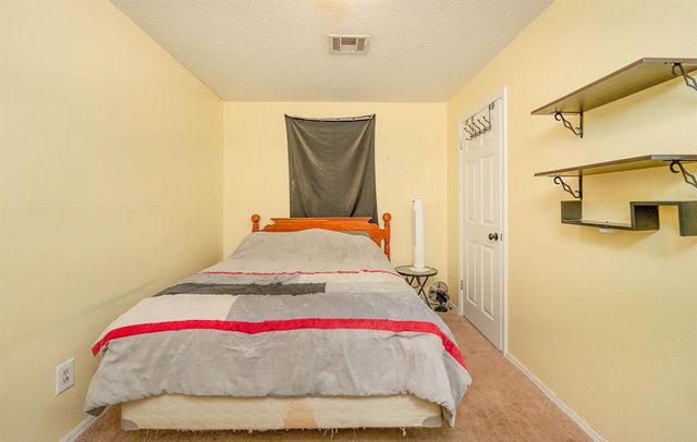 1504 Lawton, Moore, OK 73160