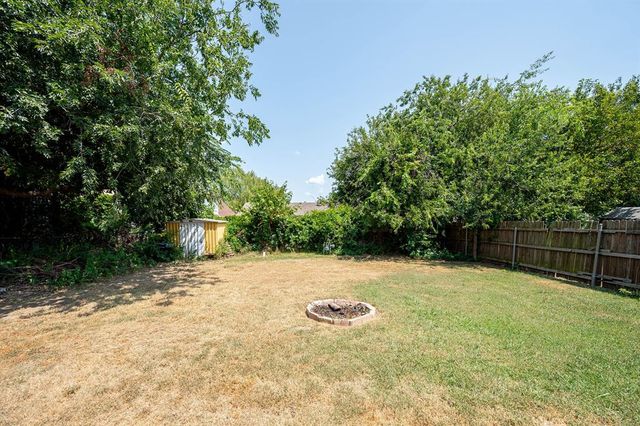 1504 Lawton, Moore, OK 73160
