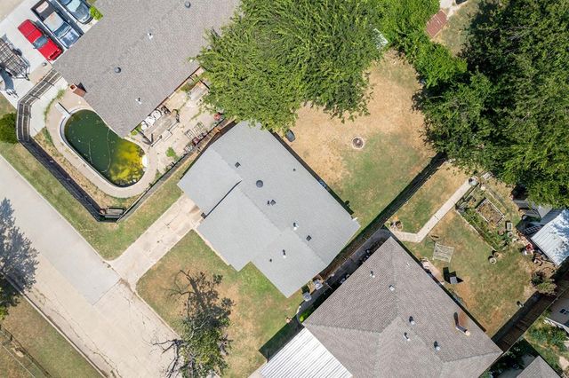 1504 Lawton, Moore, OK 73160