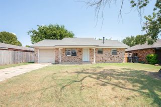 1504 Lawton, Moore, OK 73160