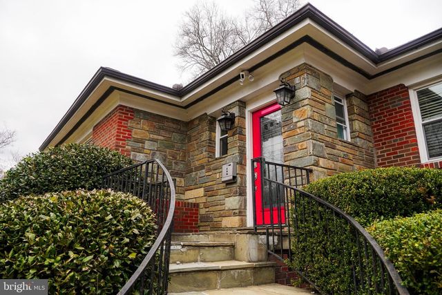 1633 KALMIA RD NW, Washington, DC 20012