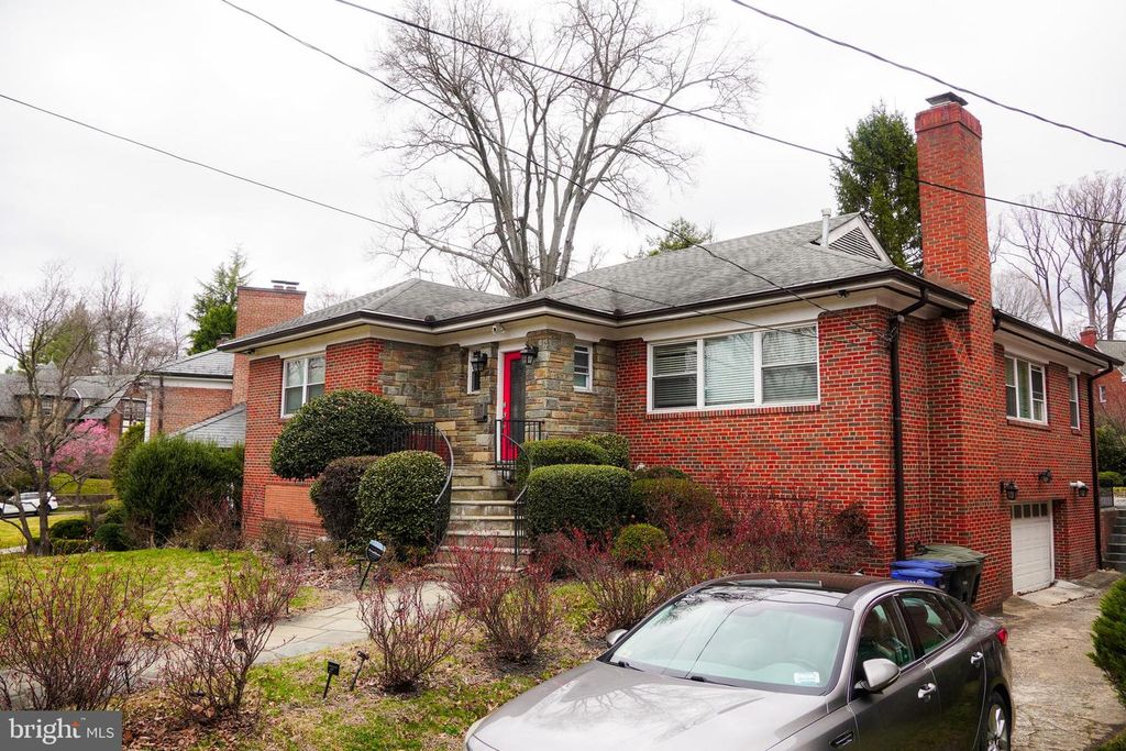 1633 KALMIA RD NW, Washington, DC 20012