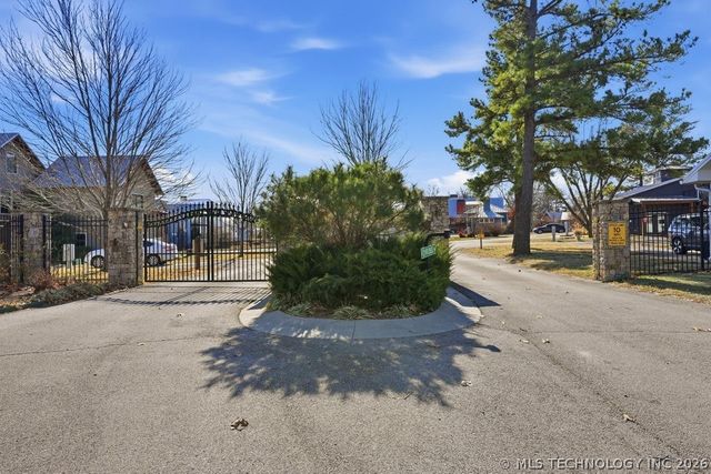 37292 S Cliff Crest Drive, Vinita, OK 74301