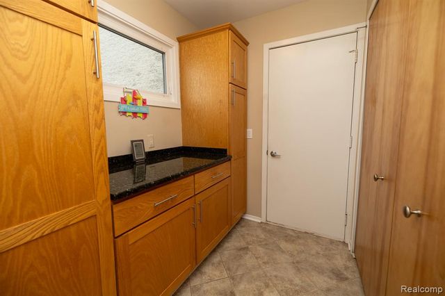 762 Golden Shores, White Lake, MI 48386