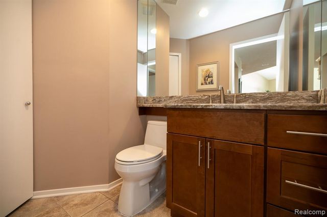 762 Golden Shores, White Lake, MI 48386