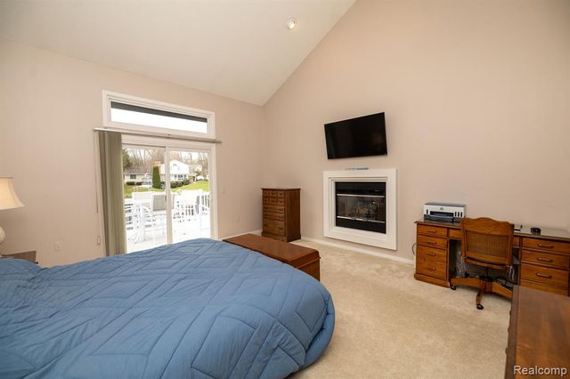 762 Golden Shores, White Lake, MI 48386