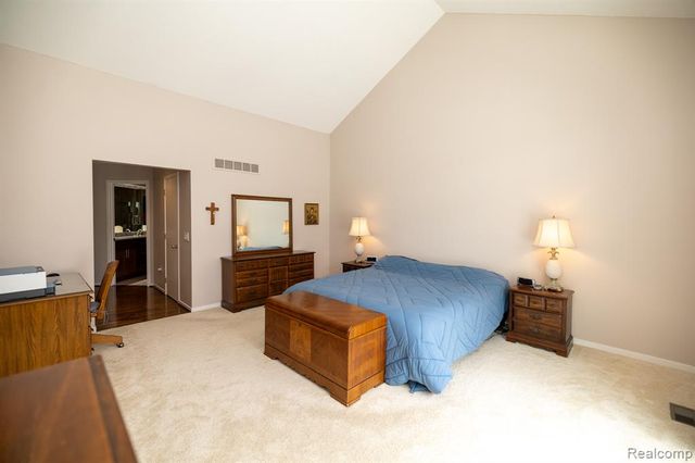 762 Golden Shores, White Lake, MI 48386