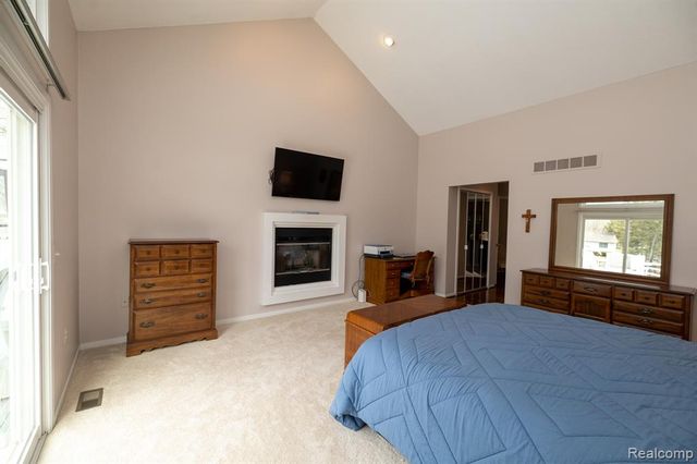 762 Golden Shores, White Lake, MI 48386