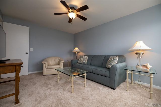 762 Golden Shores, White Lake, MI 48386