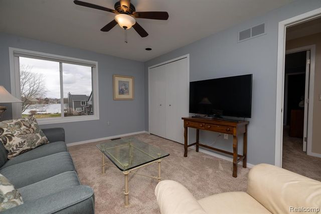 762 Golden Shores, White Lake, MI 48386