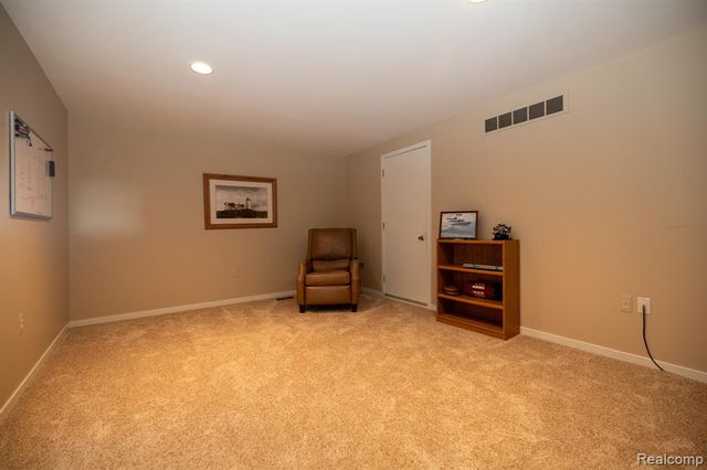 762 Golden Shores, White Lake, MI 48386