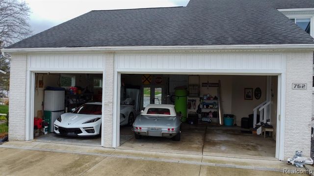 762 Golden Shores, White Lake, MI 48386