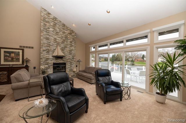 762 Golden Shores, White Lake, MI 48386