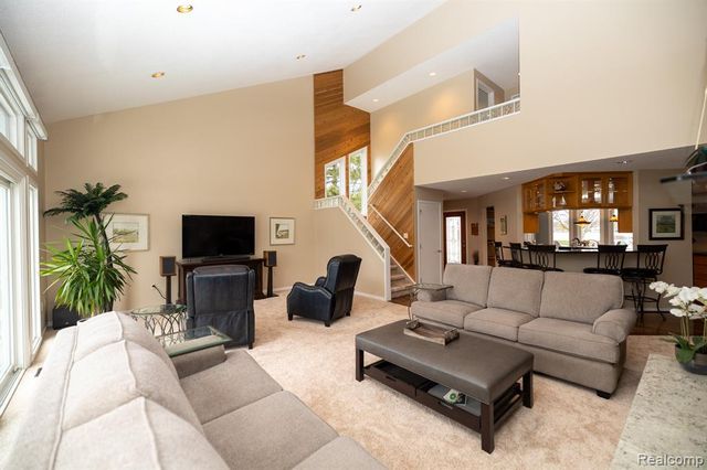 762 Golden Shores, White Lake, MI 48386