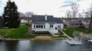762 Golden Shores, White Lake, MI 48386