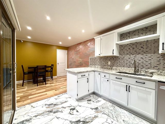 22727 Renford Street, Novi, MI 48375