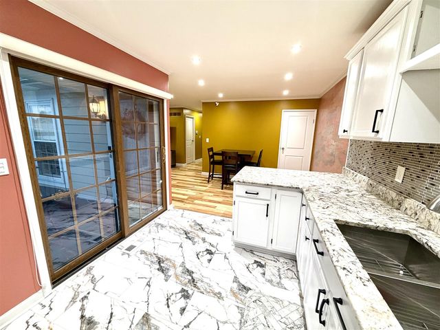 22727 Renford Street, Novi, MI 48375