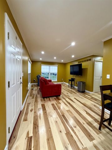 22727 Renford Street, Novi, MI 48375